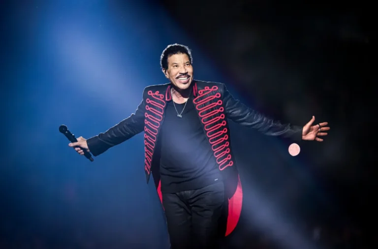 Lionel Richie a-t-il ombré Chappell Roan avec des commentaires récents sur la renommée ?