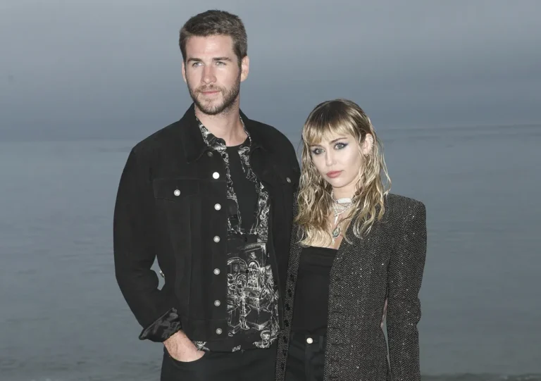 Miley Cyrus a maintenant des « regrets » concernant sa séparation d'avec Liam Hemsworth et veut le voir