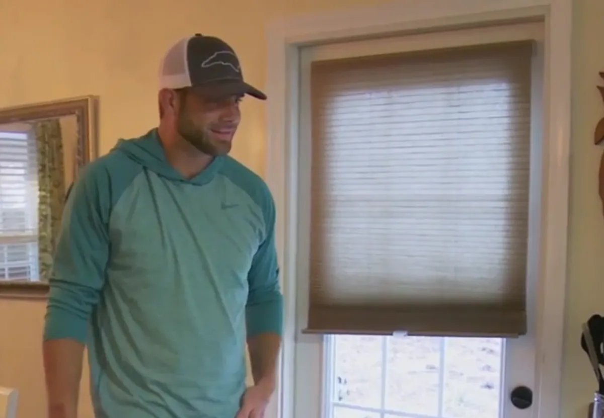 David Eason rencontre Barbara Evans dans 