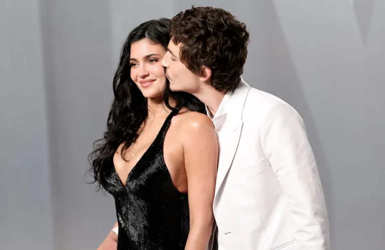 Qui est Sarah Tena ? Un mannequin affirme qu'elle était « amoureuse » de Timothée Chalamet et « aveugle » de Kylie Jenner