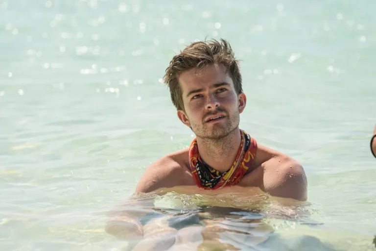 "Survivor 50" : Charlie Davis répond à la rumeur selon laquelle Dee et Rizo seraient confrontés à l'avant-match