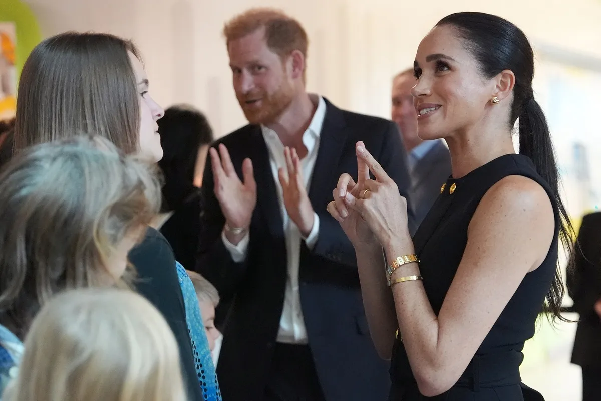Ce que Meghan a choisi de porter lors de son premier jour en Australie qui « signifiait beaucoup » pour le prince Harry
