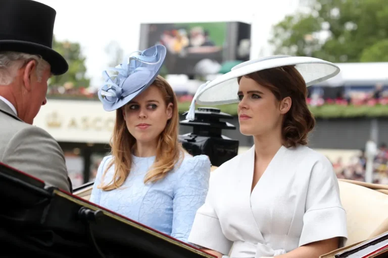 Après que le roi Charles ait fait demi-tour face à la décision de la princesse Béatrice et de la princesse Eugénie, les sœurs sont averties de « rester à l'écart »