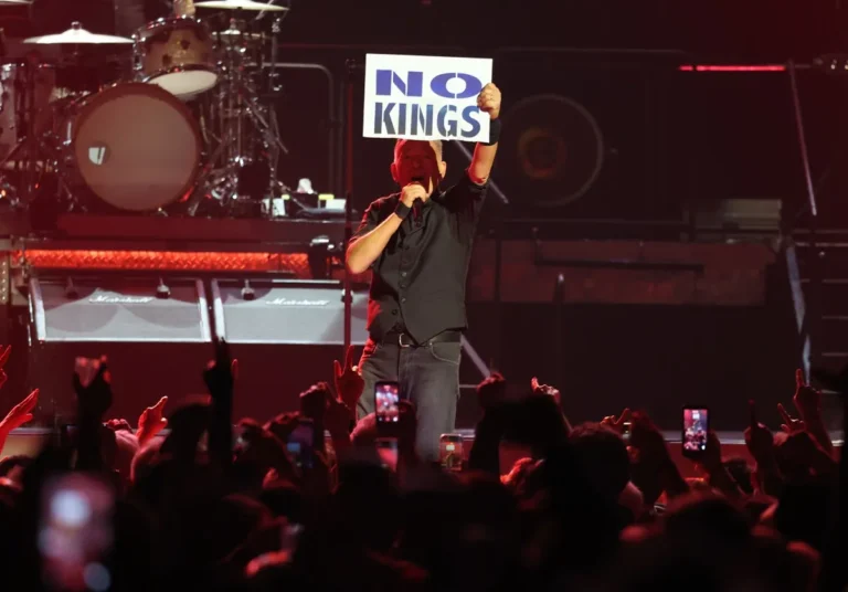 Bruce Springsteen n'a pas peur de perdre des fans alors qu'il lance une nouvelle tournée très politique