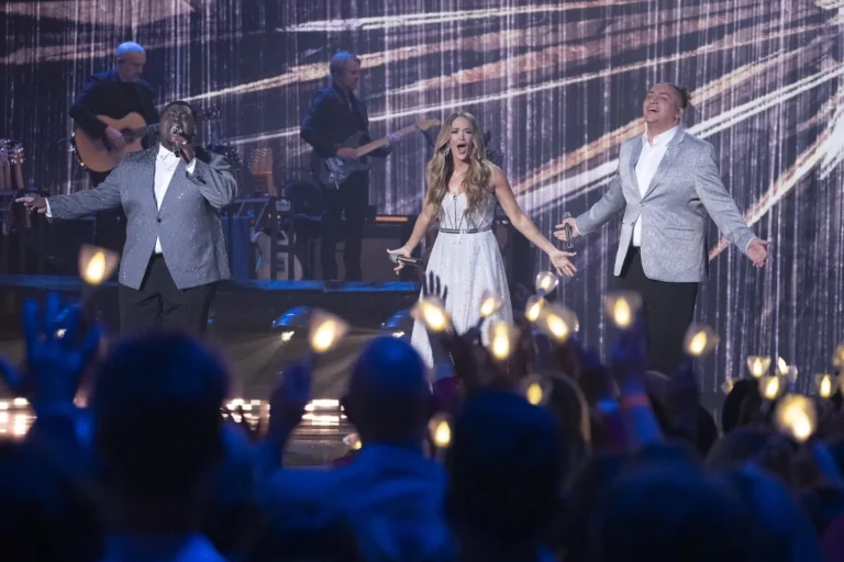Carrie Underwood se montre franche : Pourquoi chanter sur la foi n'est « pas facile » aujourd'hui