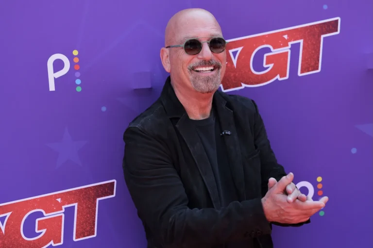 Howie Mandel a commenté Annuler la culture dans la comédie avant le faux pas de Kelly Ripa