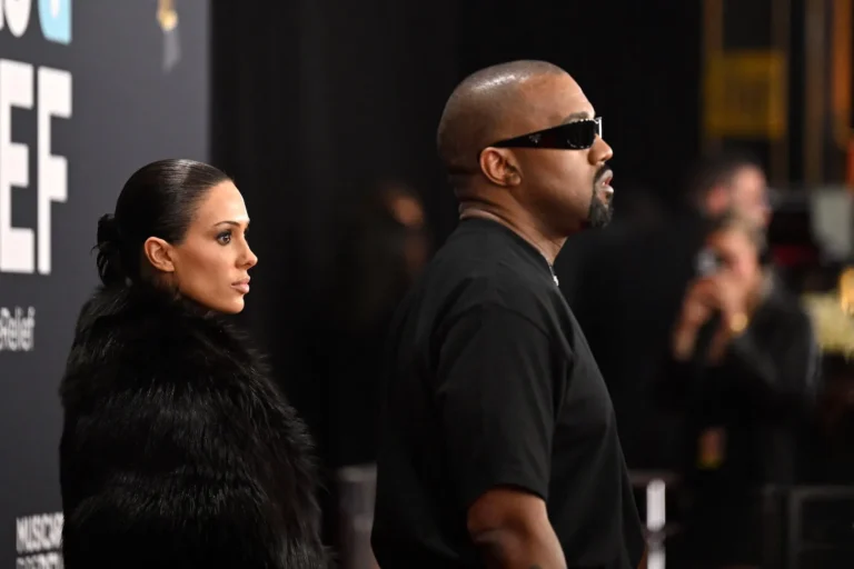 Kanye West interdit d'entrée au Royaume-Uni et le Wireless Festival annulé après que le réalisateur ait encouragé le pardon