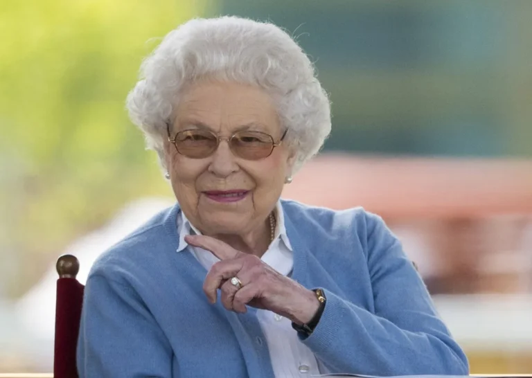 La bague de fiançailles de la reine Elizabeth II coûterait plus cher qu'une maison aujourd'hui