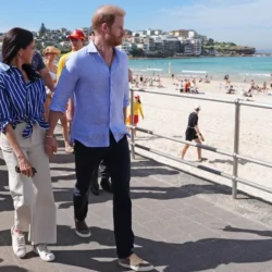 La vidéo devient virale d&rsquo;un baigneur refusant de bouger pour le prince Harry et Meghan sur une plage en Australie