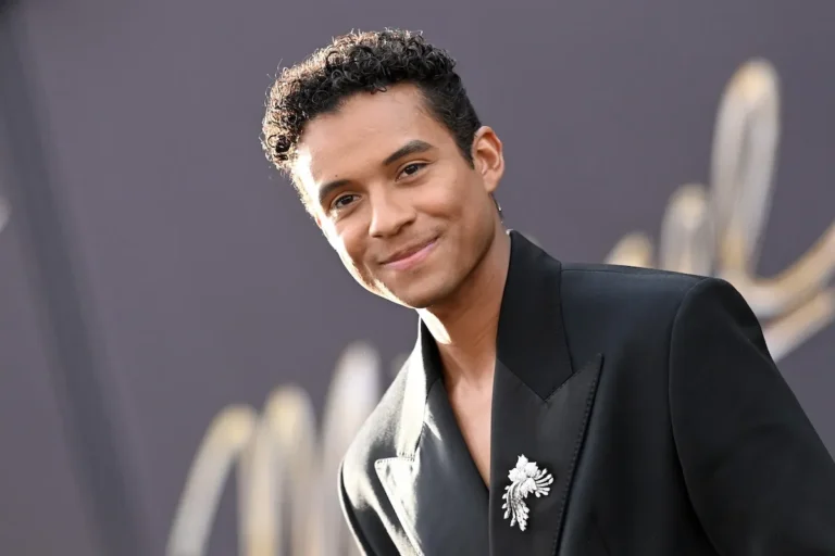 Le neveu de Michael Jackson espère que son oncle « sourit d'en haut » avant la sortie du biopic controversé