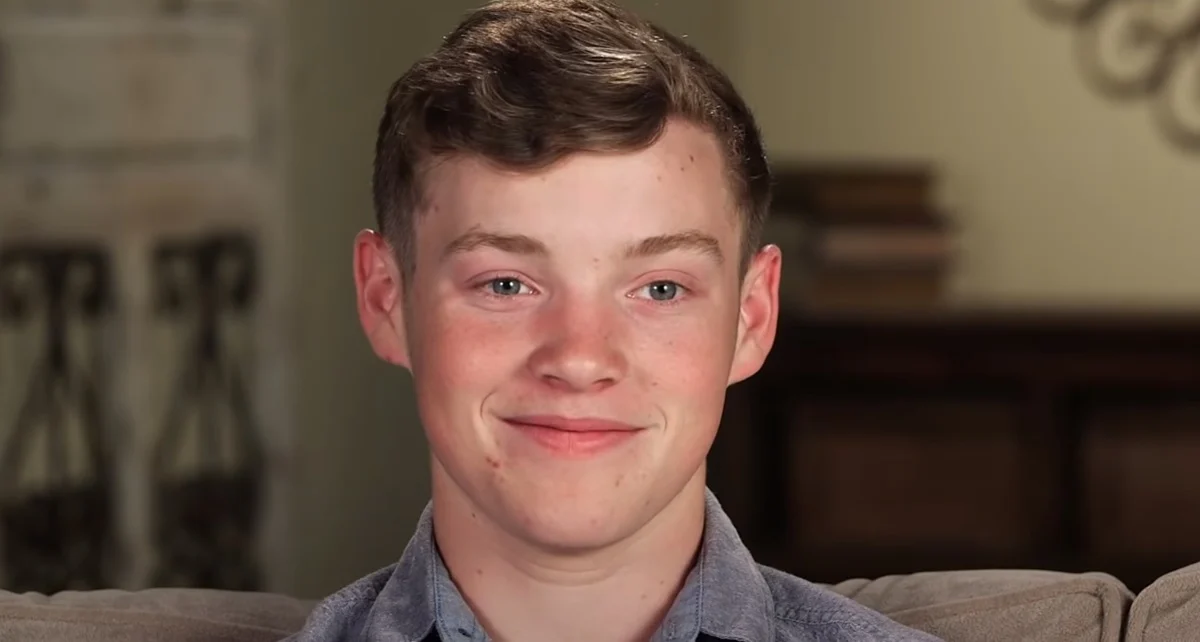 Justin Duggar est vu lors d'une interview pour 