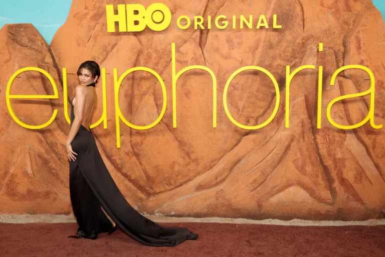 Les recherches pour "Euphoria Makeup" montent en flèche avant la première de la saison 3