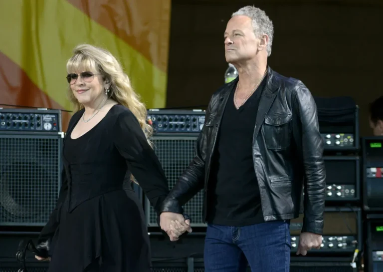 Lindsey Buckingham a parlé de la « résurgence de la connexion » entre lui et Stevie Nicks