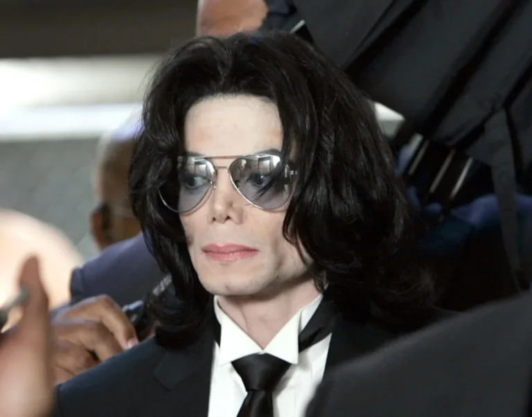 Michael Jackson voulait une pièce remplie de mannequins pour pouvoir avoir des « amis »