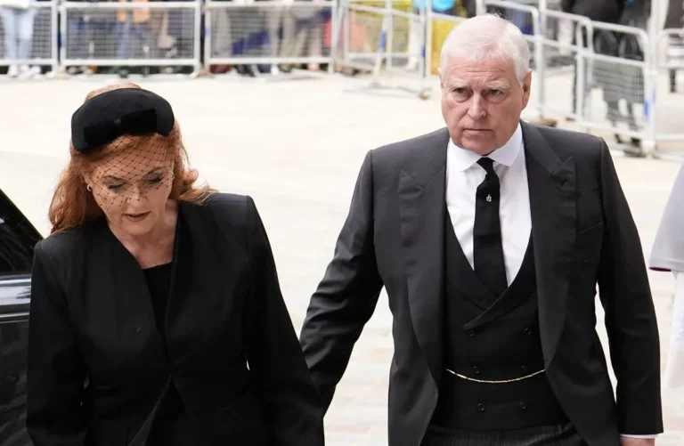 Où Andrew Mountbatten-Windsor a été repéré après que Sarah Ferguson se soit cachée dans une station de ski