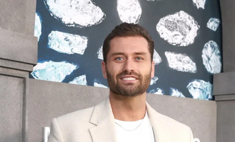 Que faisait Dakota Mortensen dans la vie avant « SLOMW » ?