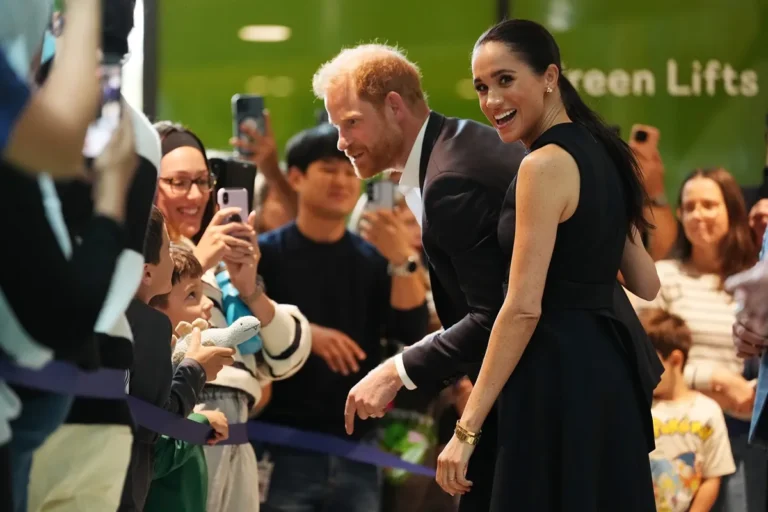 Qu'est-ce qui inquiète la famille royale à propos de l'apparence de Meghan en Australie ?