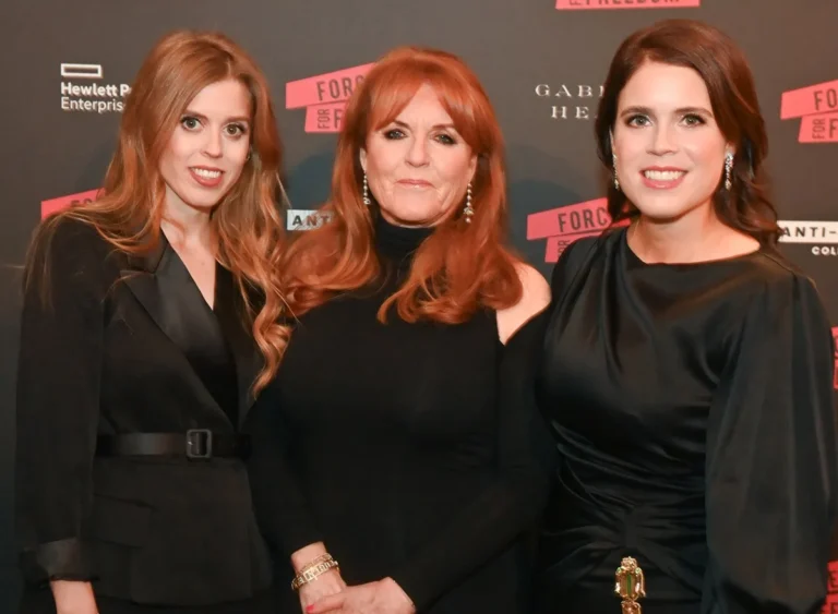 Sarah Ferguson « dégoûtée » par le roi Charles à cause du traitement réservé à ses filles, les princesses Béatrice et Eugénie