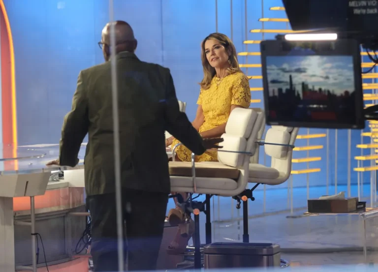 Une nouvelle note arrive alors que Savannah Guthrie revient dans les airs