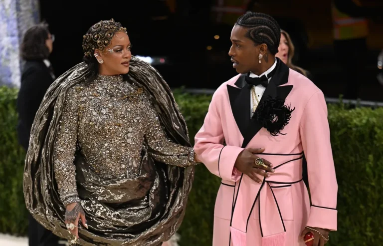 Lip Reader révèle que Rihanna dit qu'elle en a « fini » avec A$AP Rocky lors d'un échange tendu au gala du Met
