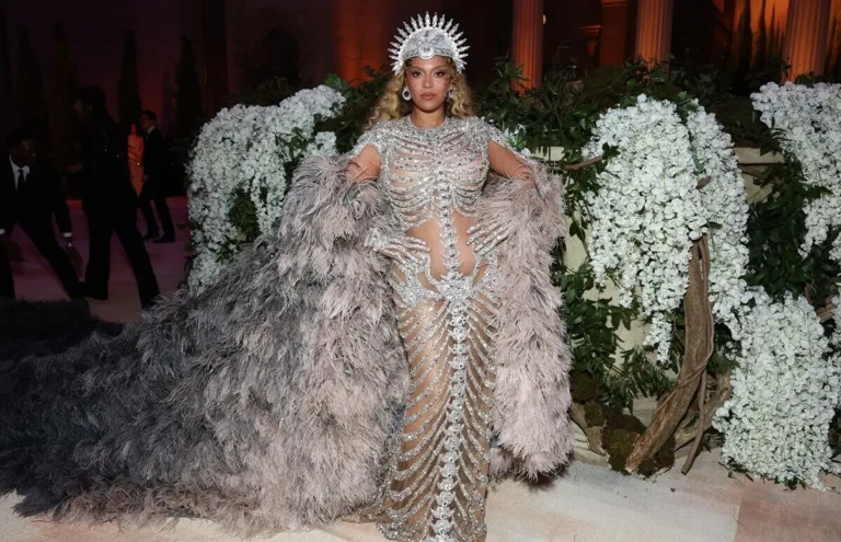 Beyoncé s'apprête à sortir "Something Big" après son retour au Met Gala