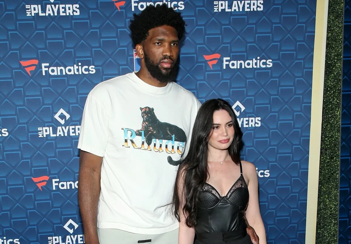 À quel point Joel Embiid est-il plus grand que sa femme Anne De Paula ?