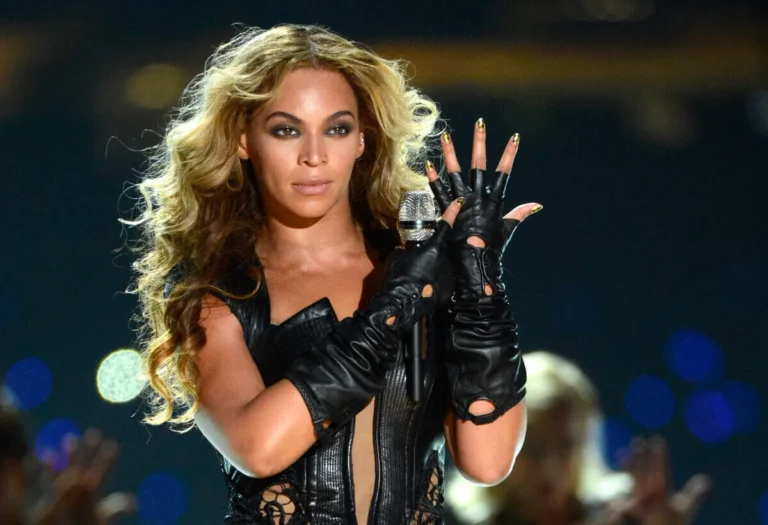 Beyoncé a révélé à quel point le fait d'être « épuisée et ennuyée » par son équipe a inspiré le clip « Single Ladies »