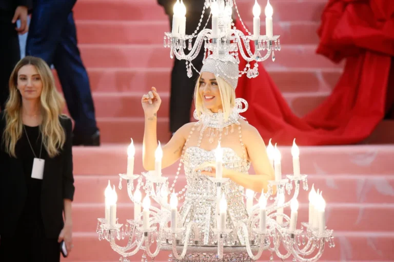 Katy Perry taquine son retour au gala du Met après 3 ans d'absence au milieu des appels au boycott