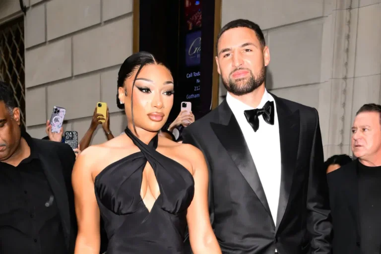 Klay Thompson passe du temps sur le bateau qu'il a nommé d'après Megan Thee Stallion après leur séparation