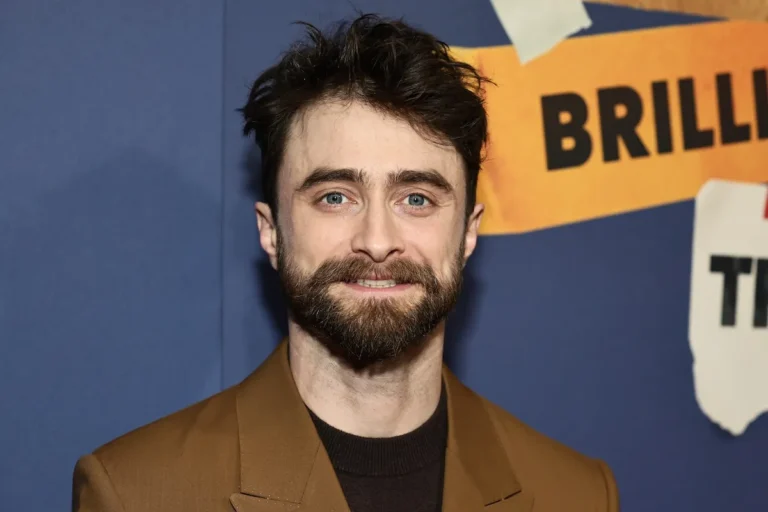 La star de "Harry Potter", Daniel Radcliffe, passe un grand jour avec une nomination aux Tony Awards et le renouvellement de la sitcom NBC
