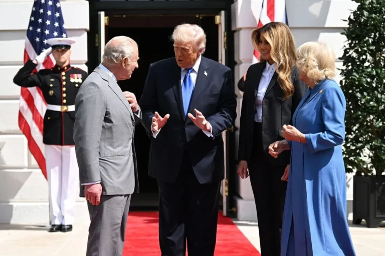 Lip Reader révèle ce que Donald Trump a dit au roi Charles alors que lui et la reine Camilla quittaient la Maison Blanche