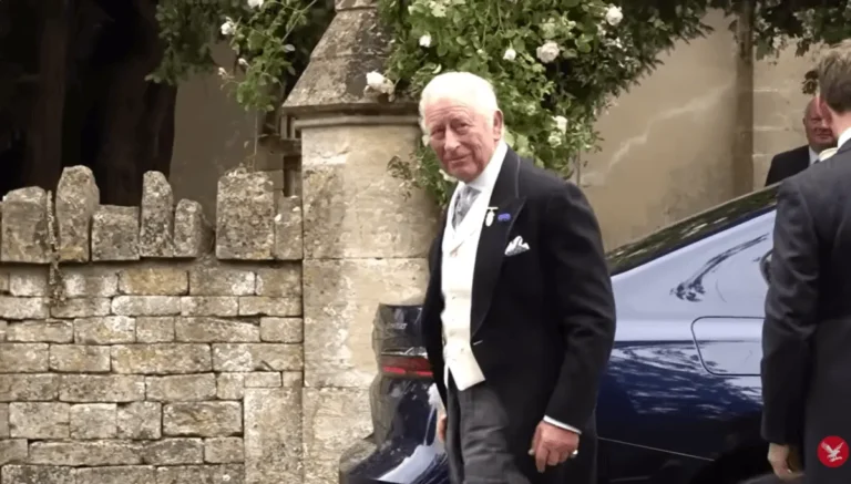 L'ancien assistant du roi Charles explique le « snob » du monarque lorsqu'il a quitté précipitamment le mariage royal