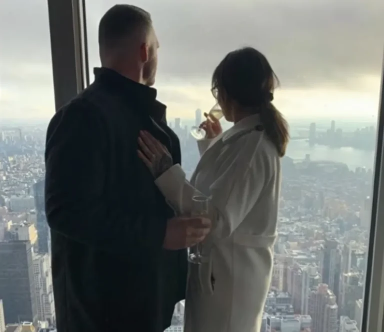 Jenni Farley et Zack Carpinello ont incité leurs invités à venir à leur mariage