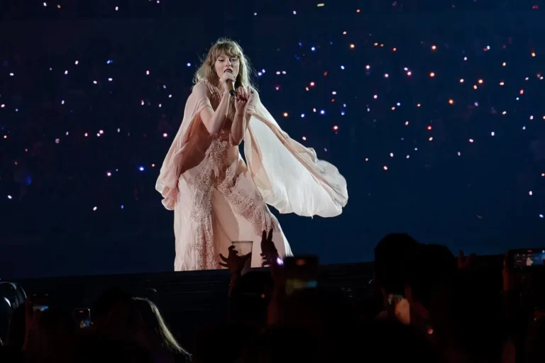 Le sénateur du Rhode Island a donné un aperçu du lieu secret du mariage de Taylor Swift