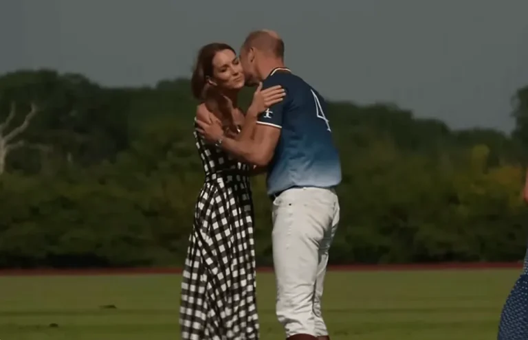 Le prince William et Kate abandonnent la chorégraphie pendant un moment avec un geste inhabituel