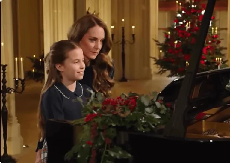 La princesse Kate et la princesse Charlotte ramènent un accessoire des années 90 alors que les recherches s'envolent