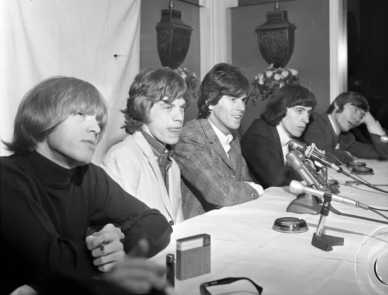 Bill Wyman des Rolling Stones aurait couché avec plus de 1 800 femmes