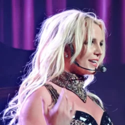 Britney Spears qualifie la cascade de toit ouvrant de « folie » et dit qu&rsquo;elle veut le faire plus souvent