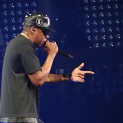Jay-Z accusé d&rsquo;être un hypocrite après le freestyle de Colin Kaepernick