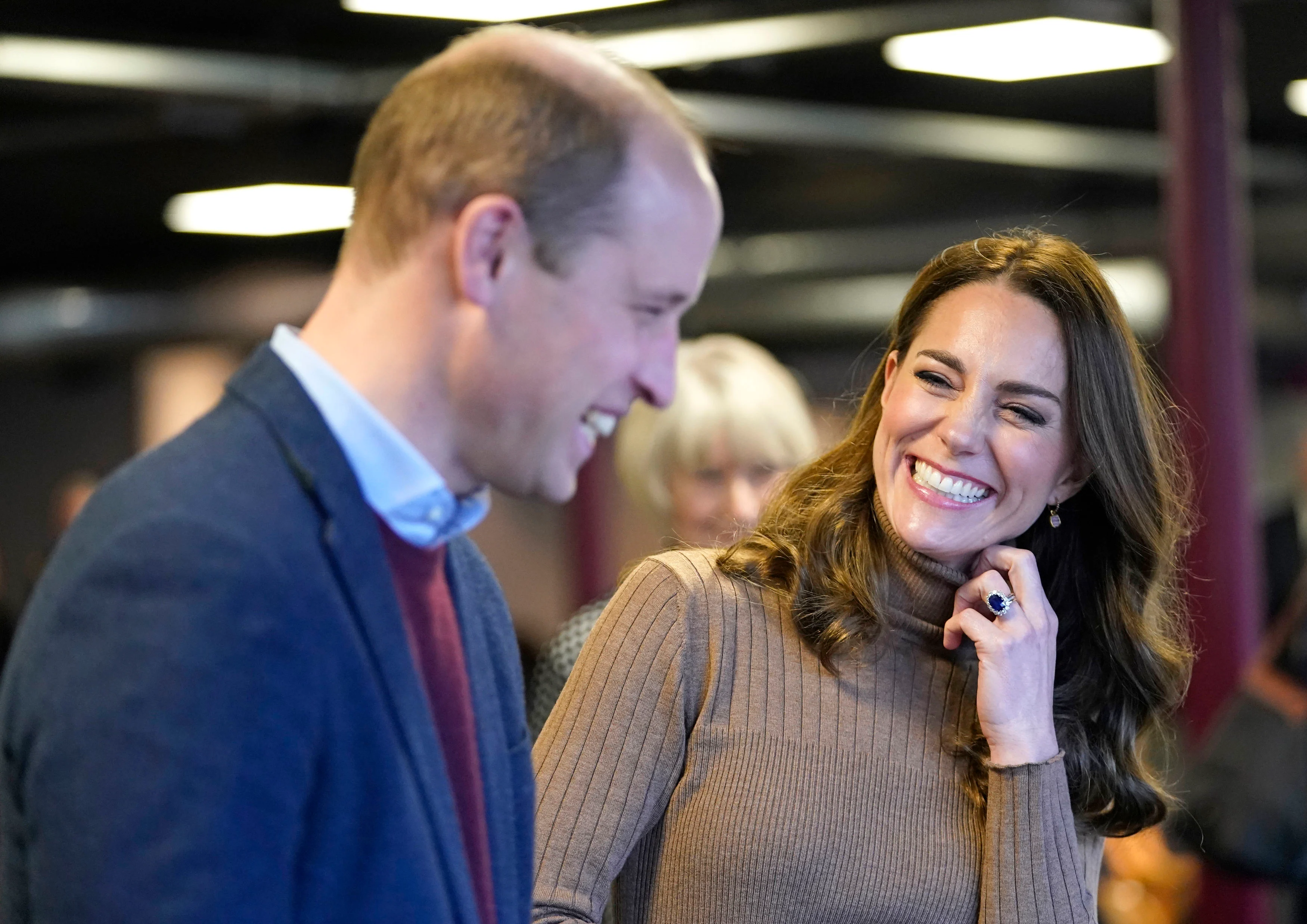 Le prince William et Kate Middleton ravissent les fans après qu'une vidéo les montrant en train de danser et de faire la fête soit devenue virale