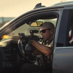 Taylor Sheridan a obtenu un emploi après avoir frappé un autre acteur lors d&rsquo;une audition