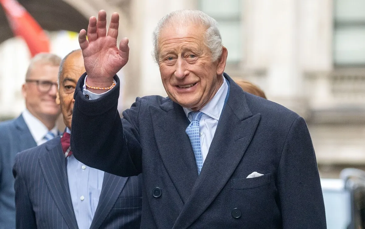 Le seul objet qui est toujours emballé dans la valise du roi Charles (et ce n'est pas son propre siège de toilette)