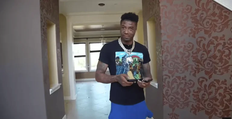 À l'intérieur de la nouvelle maison californienne de 2,25 millions de dollars de Blueface