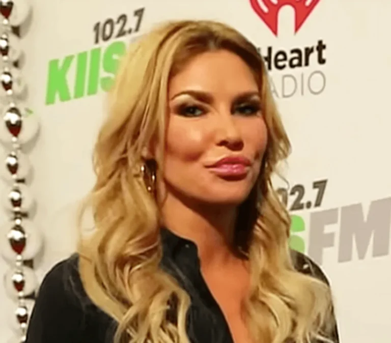 Brandi Glanville dit qu'elle prévoit une procédure de « lavage sous pression »