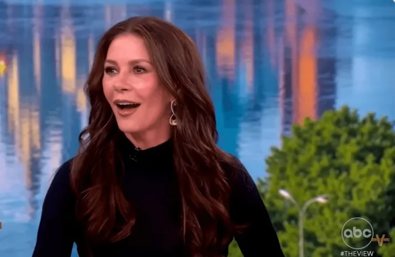 La récente apparition télévisée de Catherine Zeta-Jones suscite des rumeurs de chirurgie et d'Ozempic