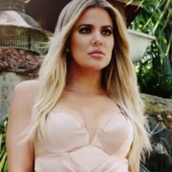 Pourquoi Khloé Kardashian se dispute-t-elle avec le professeur avec qui elle a flirté ?