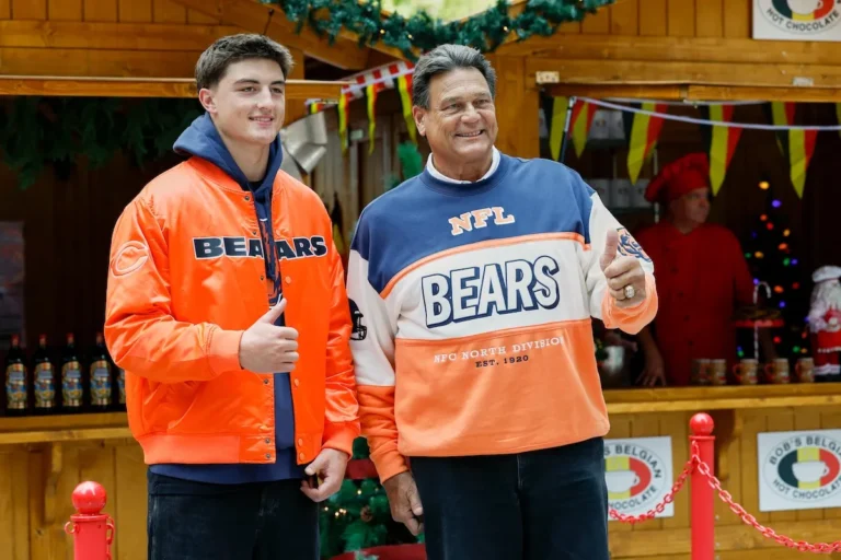 Tous les joueurs et légendes des Chicago Bears qui sont apparus dans le nouveau film de Noël de Hallmark, « Holiday Touchdown : A Bears Love Story »